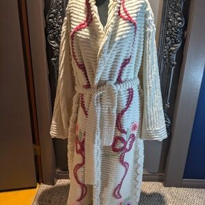 Beautiful Vintage Chenille Robe